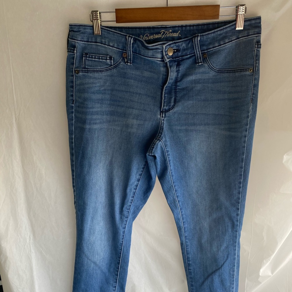 Universal Thread blue Jeans